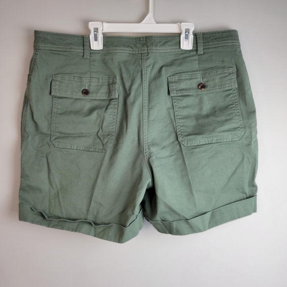 Boden Forest Green Walking Shorts SZ 14 - Picture 3 of 14